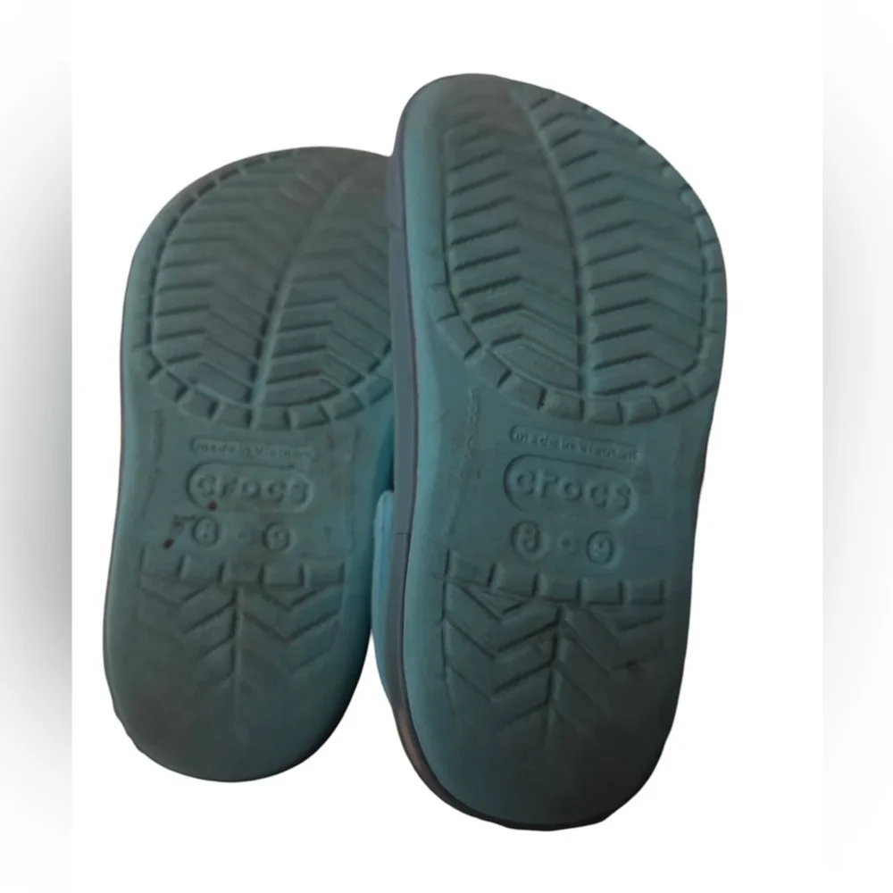 Crocs 8/9